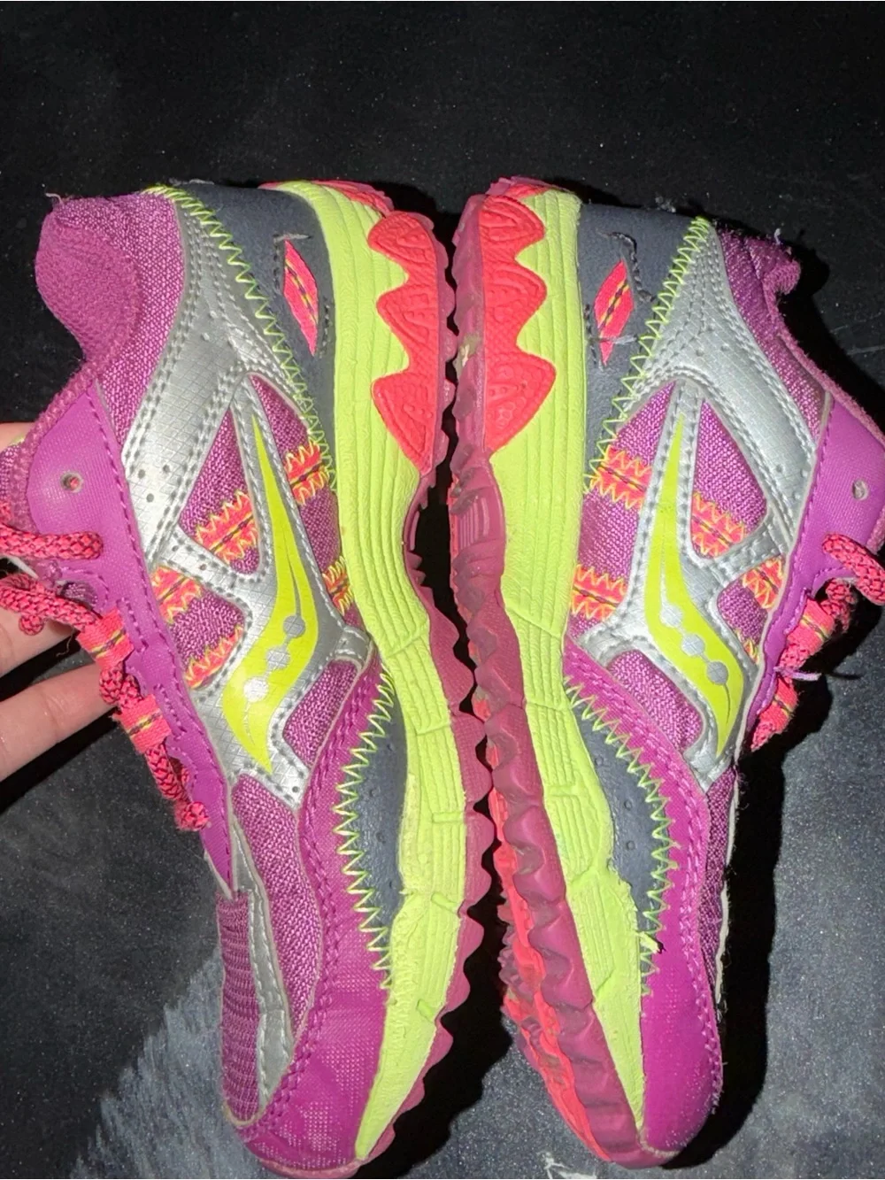 Saucony bright pink